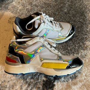 SUECOMMA BONNIE Holographic Women’s Sneakers – Size 8.5 (Like New)